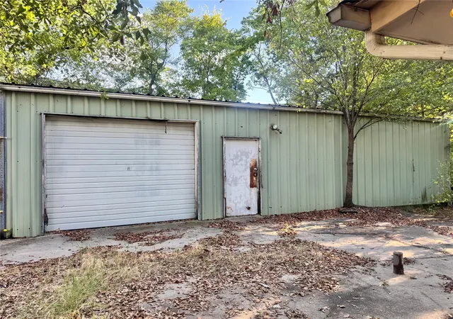 Photo 3 of Single family home for sale at 3025 Conmar St, Shreveport, LA 71108 | MLS# 21377338 | Listing updated on 2026-10-07