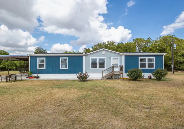 Photo 1 of Single family home for sale at 663 Private Rd 1098, Stephenville, TX 76401 | MLS# 21391169 | Listing updated on 2026-10-01