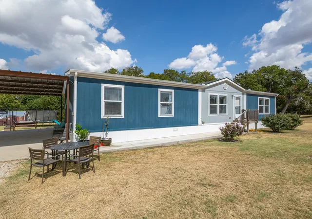 Photo 3 of Single family home for sale at 663 Private Rd 1098, Stephenville, TX 76401 | MLS# 21391169 | Listing updated on 2026-10-01