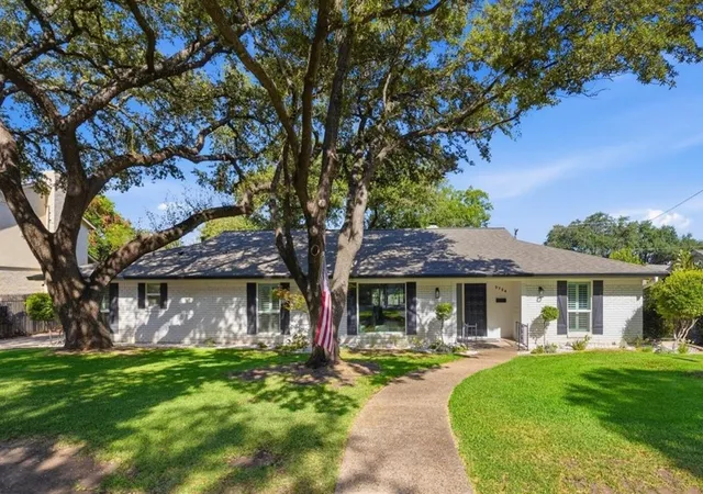 Single family home for sale at 3724 Arborlawn Dr, Fort Worth, TX 76109 | MLS# 21362048