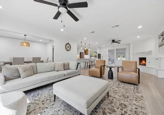 Photo 2 of Single family home for sale at 3724 Arborlawn Dr, Fort Worth, TX 76109 | MLS# 21362048 | Listing updated on 2026-10-08