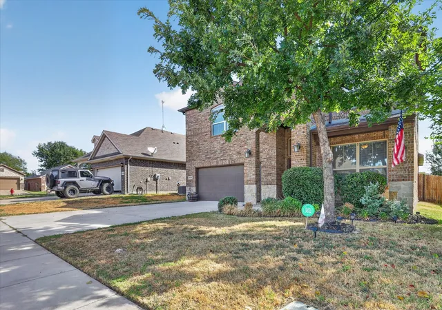 Photo 3 of Single family home for sale at 1004 Katherine Rd, Weatherford, TX 76087 | MLS# 21369528 | Listing updated on 2026-10-08