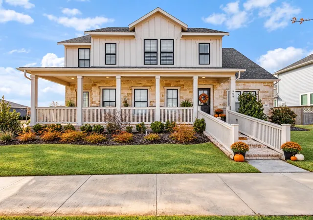 Photo 1 of Single family home for sale at 508 N Pecan Pkwy, Justin, TX 76247 | MLS# 21392887 | Listing updated on 2026-10-08
