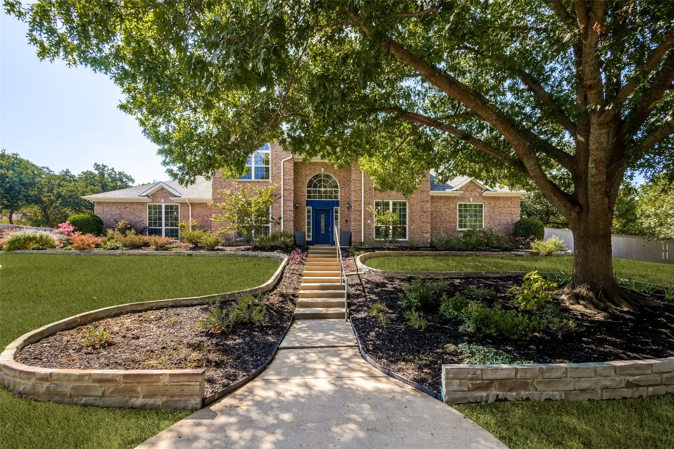 Single family home for sale at 204 E Chapel Downs Dr, Southlake, TX 76092 | MLS# 21392754