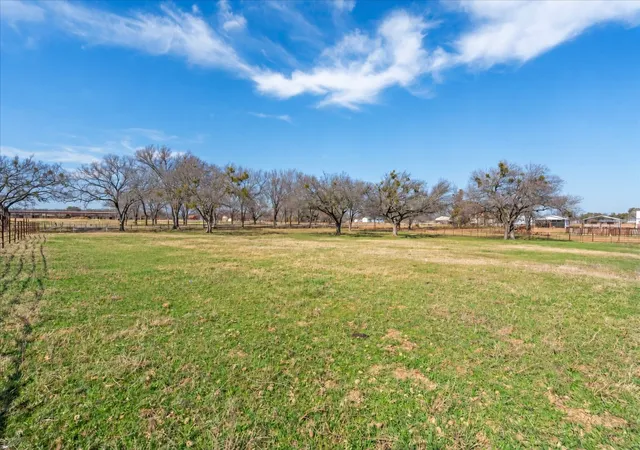 Photo 1 of Land for sale at 724 Gilliland Rd, Springtown, TX 76082 | MLS# 21392802 | Listing updated on 2026-09-23