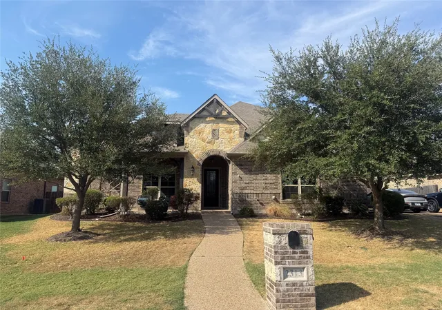 Photo 1 of Single family home for sale at 2313 Therese, Woodway, TX 76712 | MLS# 21392861 | Listing updated on 2026-10-04