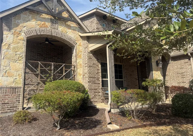 Photo 2 of Single family home for sale at 2313 Therese, Woodway, TX 76712 | MLS# 21392861 | Listing updated on 2026-10-04
