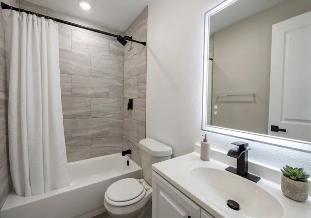 Photo 3 of Single family home for sale at 719 Sleeth St, Dallas, TX 75216 | MLS# 21389071 | Listing updated on 2026-10-09