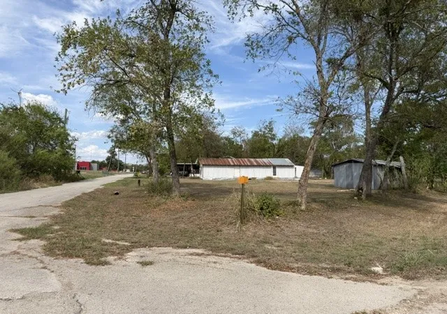 Photo 2 of Land for sale at 406 Whitt St, Groesbeck, TX 76642 | MLS# 21392731 | Listing updated on 2026-09-23