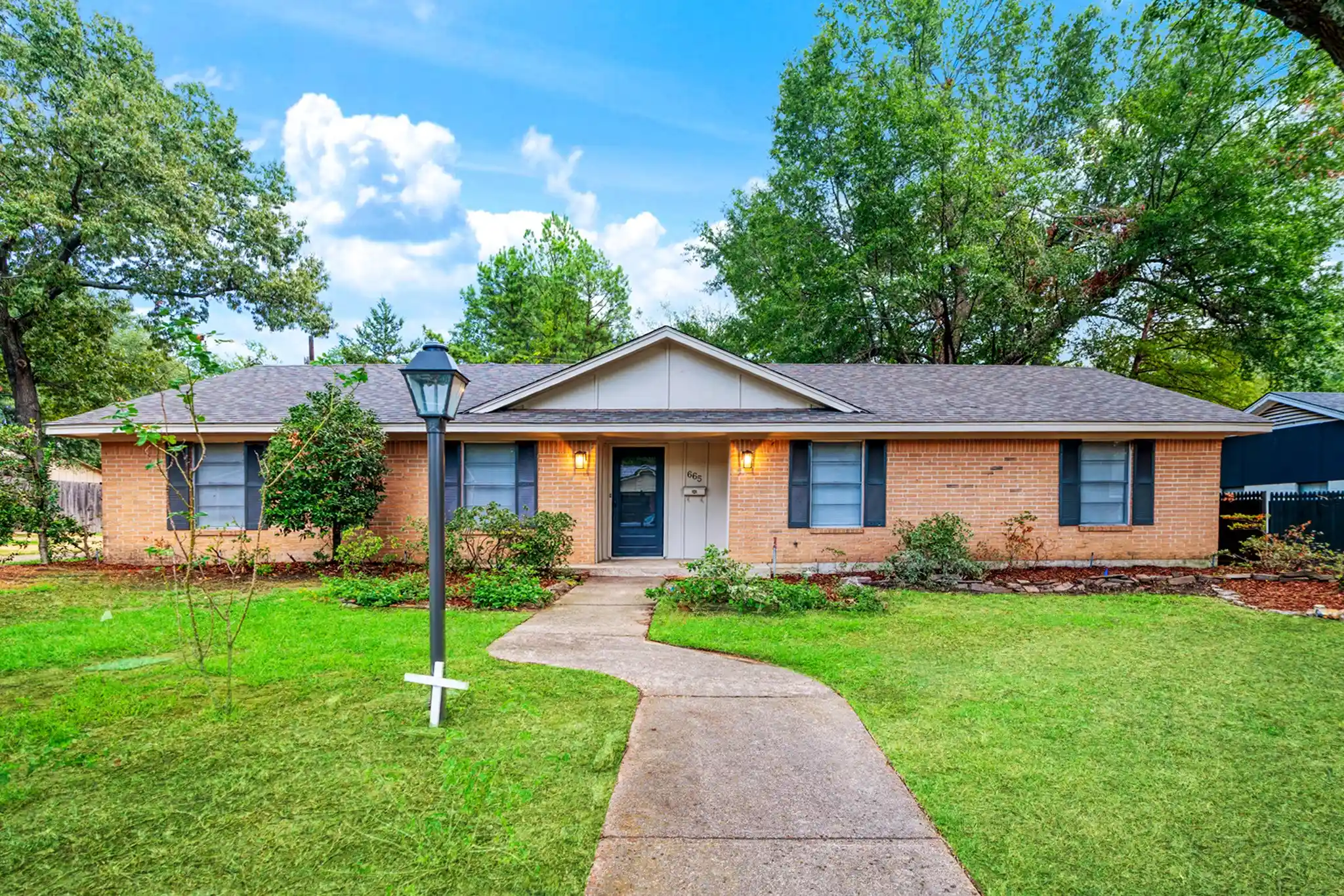 Single family home for sale at 665 32nd Street SE, Paris, TX 75460 | MLS# 21392367