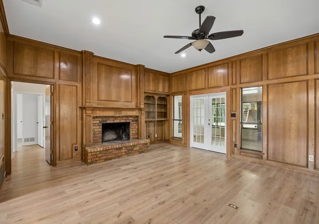 Photo 3 of Sale Pending at 10123 Candlebrook Dr, Dallas, TX 75243 | MLS# 21392345 | Listing updated on 2026-10-06