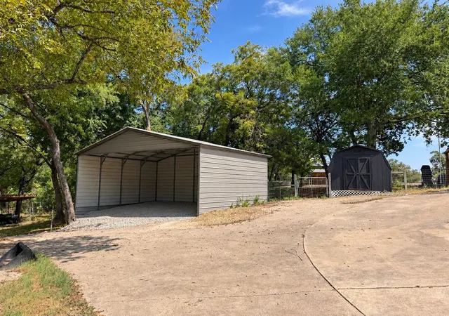 Photo 3 of Single family home for sale at 453 Rocky Acres Rd, Cedar Hill, TX 75104 | MLS# 21386397 | Listing updated on 2026-09-26