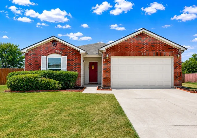 Photo 1 of Single family home for sale at 1208 Feather Crst Dr, Krum, TX 76249 | MLS# 21390246 | Listing updated on 2026-10-04