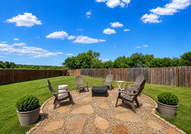Photo 2 of Single family home for sale at 1208 Feather Crst Dr, Krum, TX 76249 | MLS# 21390246 | Listing updated on 2026-10-04