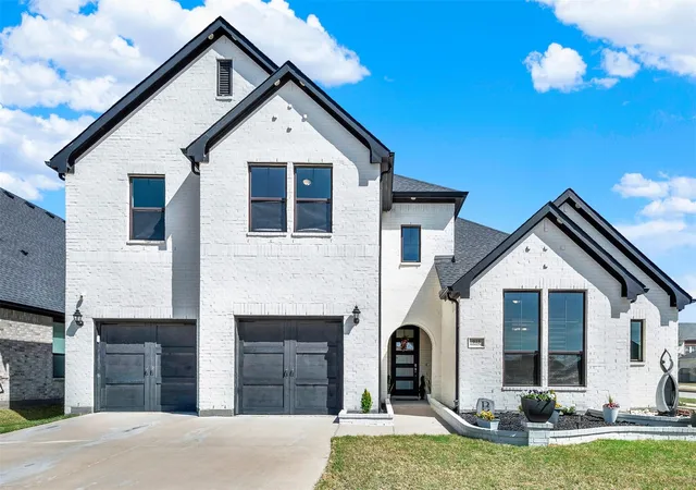 Photo 1 of Single family home for sale at 915 Blueberry Way, Justin, TX 76247 | MLS# 21390714 | Listing updated on 2026-09-23
