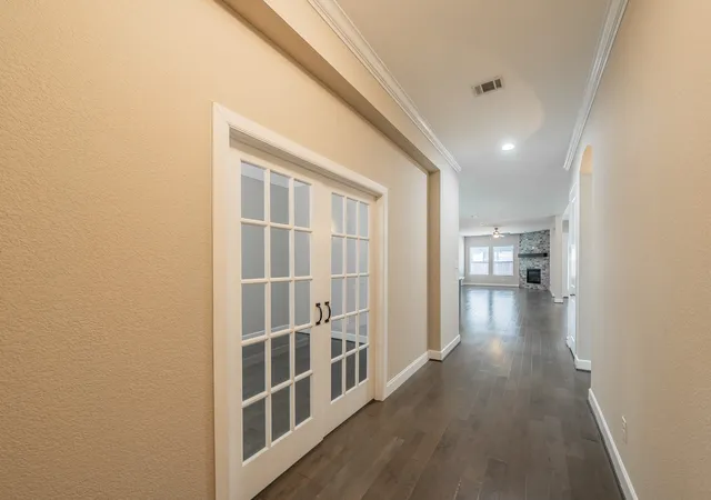 Photo 2 of Single family home for sale at 1102 Rendon Pl, Mansfield, TX 76063 | MLS# 21393048 | Listing updated on 2026-09-23