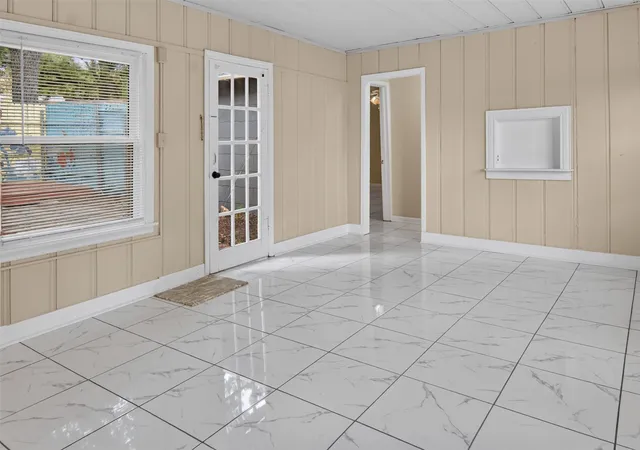 Photo 4 of Single family home for sale at 2625 Canton Dr, Fort Worth, TX 76112 | MLS# 21392607 | Listing updated on 2026-09-23