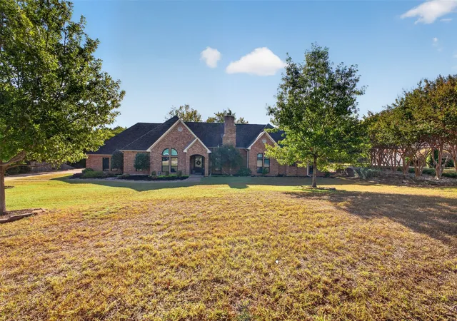 Photo 2 of Sale Pending at 603 Valley View Ct, Red Oak, TX 75154 | MLS# 21385336 | Listing updated on 2026-10-05