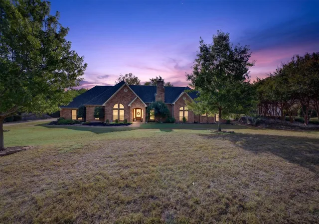 Photo 3 of Sale Pending at 603 Valley View Ct, Red Oak, TX 75154 | MLS# 21385336 | Listing updated on 2026-10-05