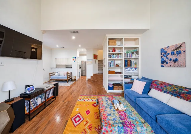 Listing Photo 2 - Condo for sale in building located at 3407 Binkley Ave, University Park, TX 75205 - Unit #D
