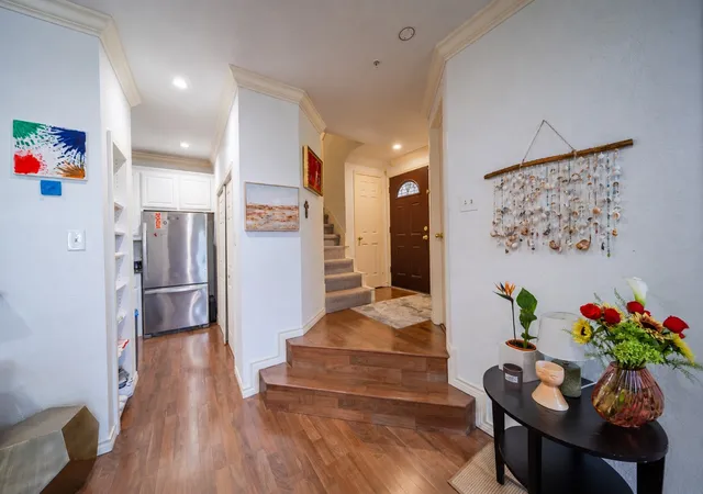 Listing Photo 3 - Condo for sale in building located at 3407 Binkley Ave, University Park, TX 75205 - Unit #D