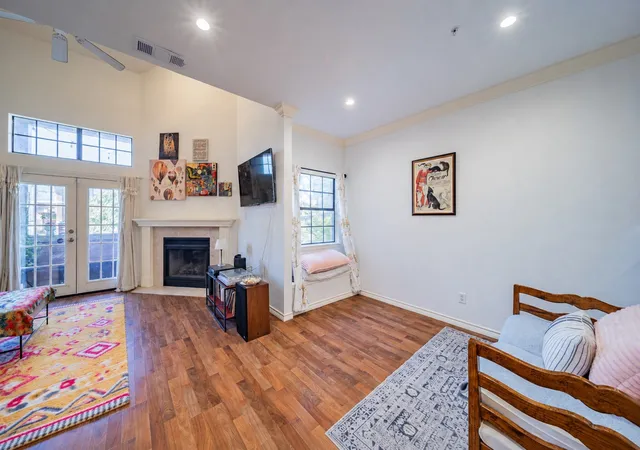 Listing Photo 4 - Condo for sale in building located at 3407 Binkley Ave, University Park, TX 75205 - Unit #D