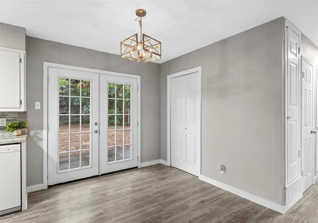 Photo 3 of Sale Pending at 311 S Barbara St, Waco, TX 76705 | MLS# 21392084 | Listing updated on 2026-10-02