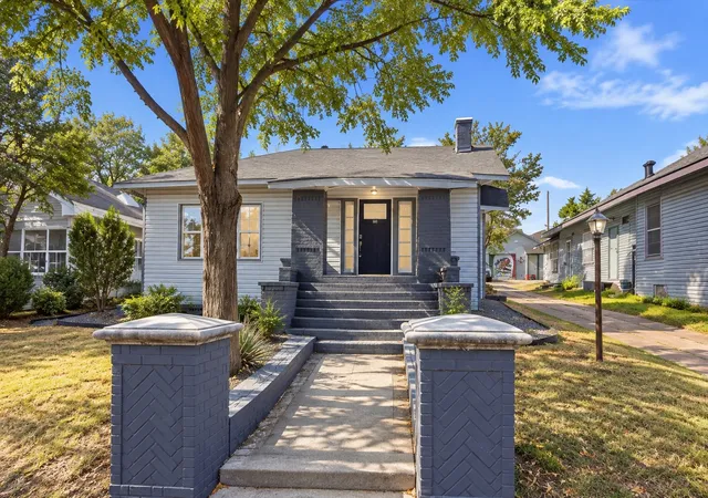 Photo 2 of Single family home for sale at 809 Cristler Ave, Dallas, TX 75223 | MLS# 21392525 | Listing updated on 2026-09-26
