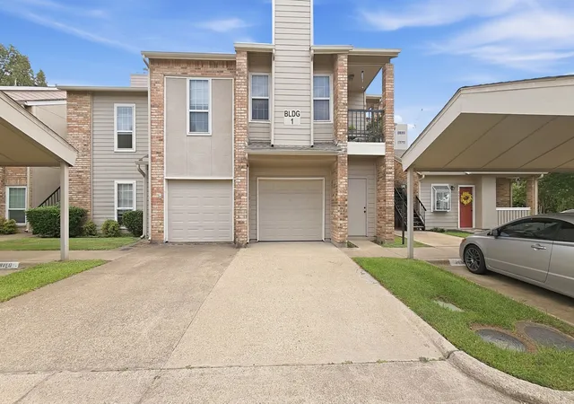 Condo for sale at 1700 Amelia Ct #126, Plano, TX 75075 | MLS# 21392983