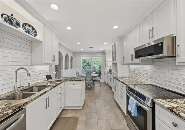Photo 3 of Single family home for sale at 7816 Fairwood Ct, Fort Worth, TX 76179 | MLS# 21385876 | Listing updated on 2026-10-07