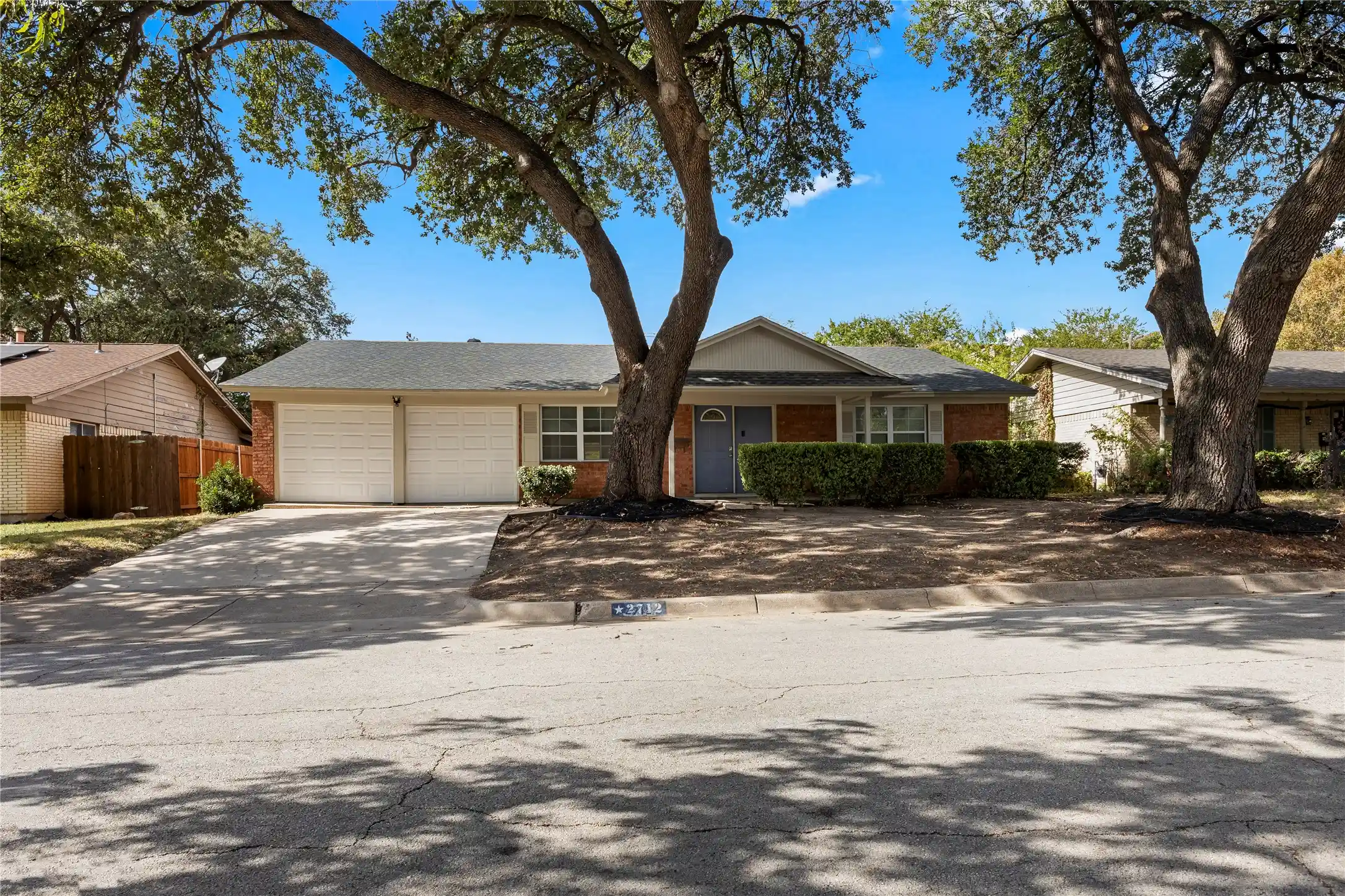 Photo 1 of Single family home for sale at 2712 Larkin Ave, Fort Worth, TX 76133 | MLS# 21393121 | Listing updated on 2026-10-28