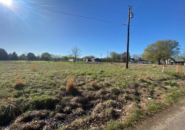 Photo 1 of Single family home for sale at 421 Kelly Ln, Kemp, TX 75143 | MLS# 21393139 | Listing updated on 2026-09-26