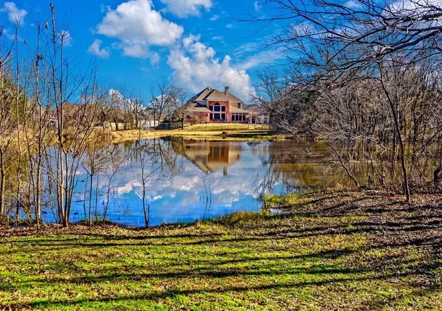 Photo 3 of Single family home for sale at 115 Elm Crk, Pottsboro, TX 75076 | MLS# 21393113 | Listing updated on 2026-09-23