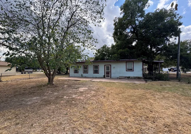 Photo 2 of Sale Pending at 4003 Cherokee Ct, Granbury, TX 76048 | MLS# 21393177 | Listing updated on 2026-10-09