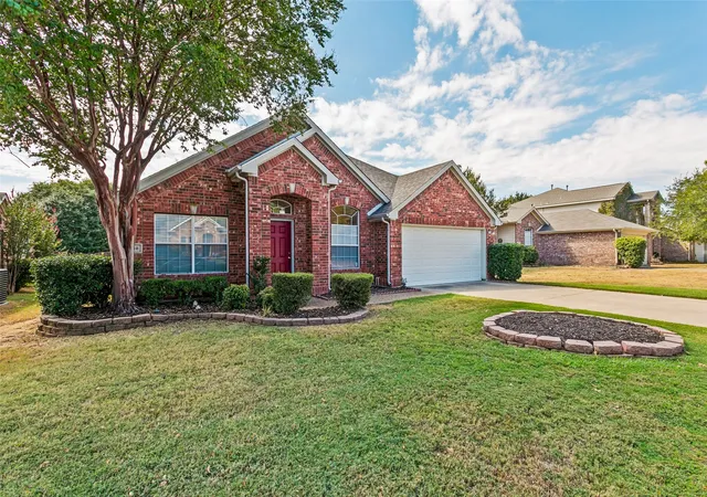 Photo 1 of Single family home for sale at 1610 Redwood Dr, Corinth, TX 76210 | MLS# 21392702 | Listing updated on 2026-09-23