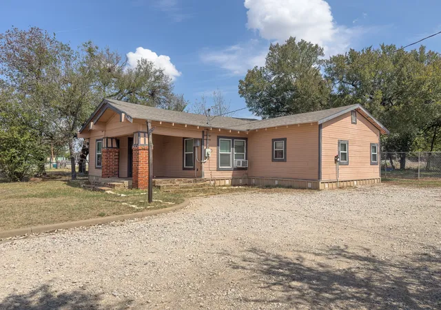 Photo 23 of Single family home for sale at 3304 Fm 1821, Mineral Wells, TX 76067 | MLS# 21393262 | Listing updated on 2026-10-09