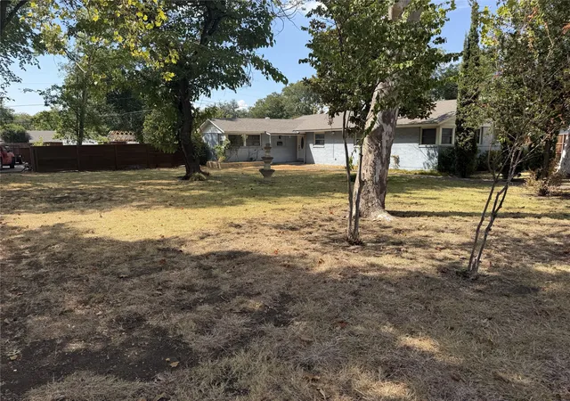 Photo 2 of Sale Pending at 10149 Marsh Ln, Dallas, TX 75229 | MLS# 21393278 | Listing updated on 2026-10-06