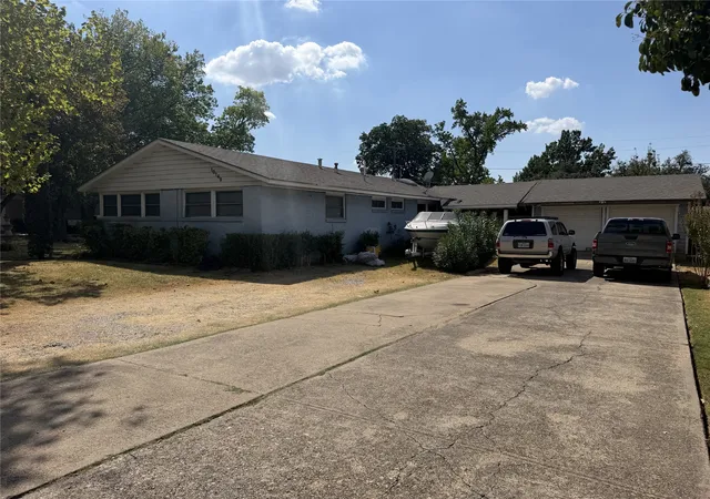 Photo 4 of Sale Pending at 10149 Marsh Ln, Dallas, TX 75229 | MLS# 21393278 | Listing updated on 2026-10-06