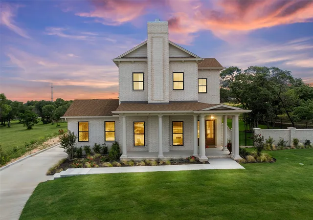 Photo 1 of Single family home for sale at 20 N Ritchie Rd, Woodway, TX 76712 | MLS# 21391883 | Listing updated on 2026-10-10