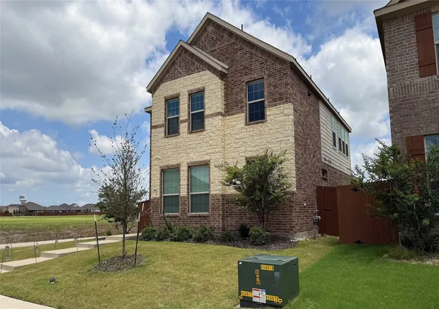Photo 2 of Single family home for sale at 3750 Honey Daisy Dr, Crandall, TX 75114 | MLS# 21393214 | Listing updated on 2026-10-09