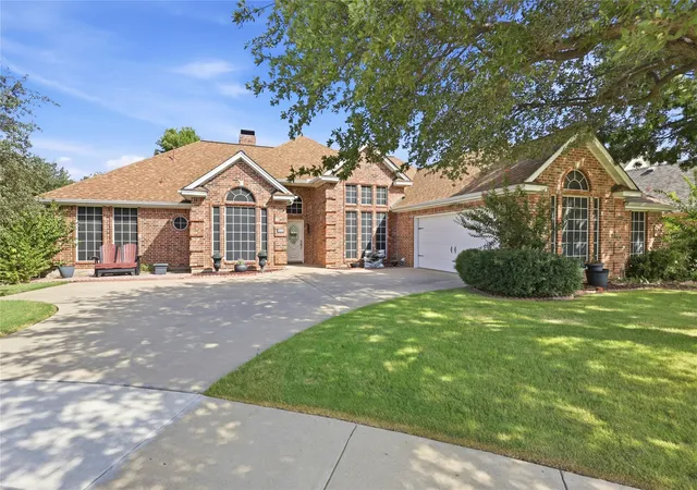 Photo 3 of Single family home for sale at 1926 Vintage Dr, Corinth, TX 76210 | MLS# 21392207 | Listing updated on 2026-10-09