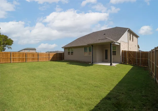 Photo 2 of Single family home for sale at 3316 Cloyce Box Dr, Anna, TX 75409 | MLS# 21393306 | Listing updated on 2026-10-08