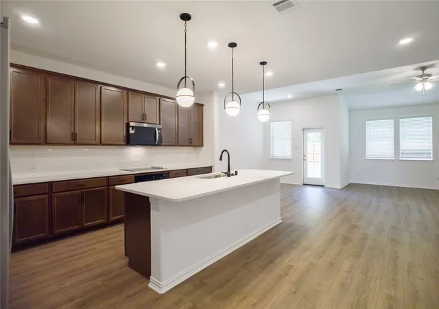 Photo 3 of Single family home for sale at 3316 Cloyce Box Dr, Anna, TX 75409 | MLS# 21393306 | Listing updated on 2026-10-08