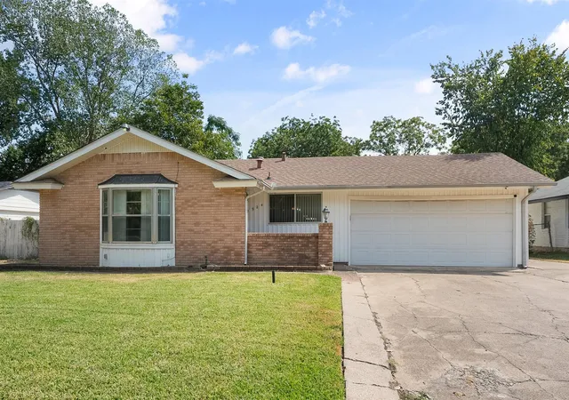Photo 1 of Single family home for sale at 1924 Canterbury St, Irving, TX 75062 | MLS# 21390568 | Listing updated on 2026-09-24