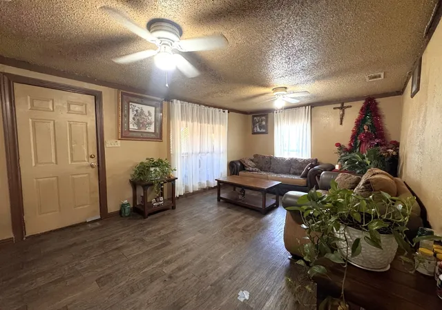 Photo 3 of Single family home for sale at 7205 N Highway 271, Mount Pleasant, TX 75455 | MLS# 21392876 | Listing updated on 2026-09-23
