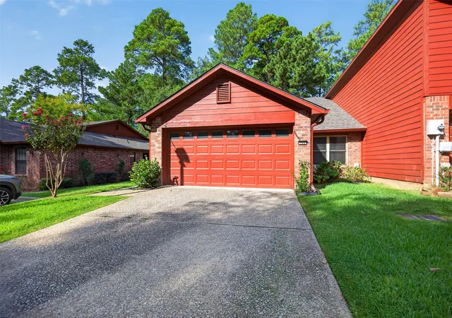 Photo 3 of Sale Pending at 164 Fountain View Dr, Shreveport, LA 71118 | MLS# 21392749 | Listing updated on 2026-10-03
