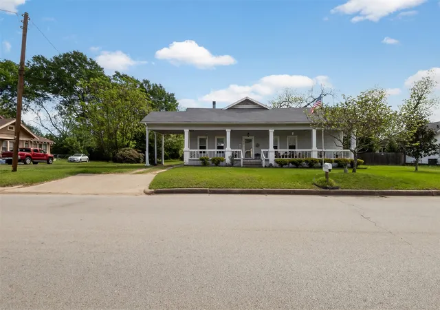 Photo 2 of Single family home for sale at 603 N Montgomery, Gilmer, TX 75644 | MLS# 21383582 | Listing updated on 2026-09-23