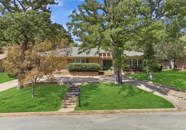 Photo 1 of Single family home for sale at 609 Ambassador St, Denison, TX 75020 | MLS# 21390800 | Listing updated on 2026-09-23