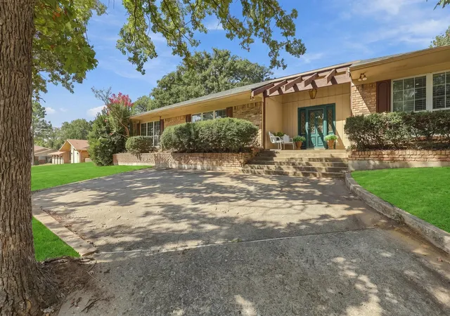Photo 2 of Single family home for sale at 609 Ambassador St, Denison, TX 75020 | MLS# 21390800 | Listing updated on 2026-09-23