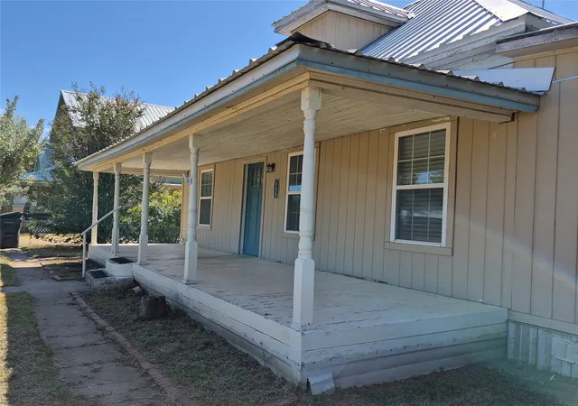 Photo 2 of Single family home for sale at 408 E Housley St, Strawn, TX 76475 | MLS# 21392415 | Listing updated on 2026-09-23
